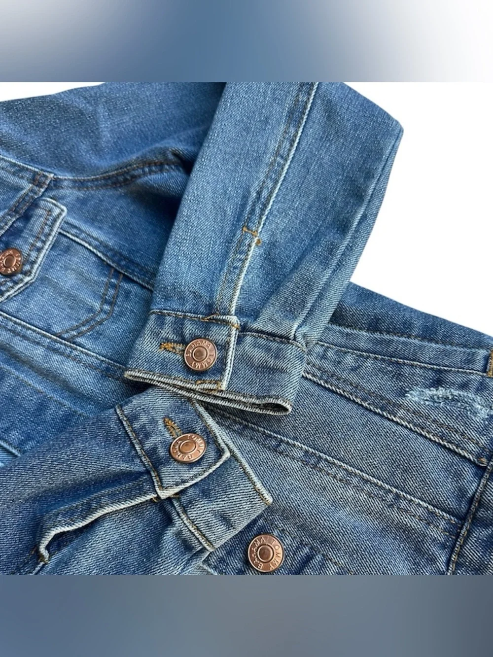 Tommy Bahama Size 8 Girls distressed medium blue denim jean jacket